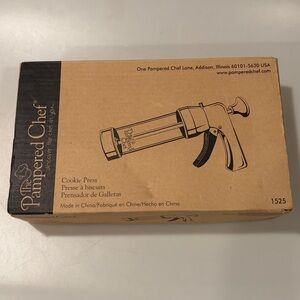 Pampered Chef Cookie Press Gun Complete Item #1525 Includes 16 Disks NEW
